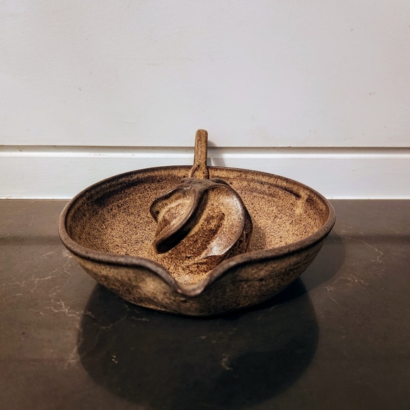 Handmade Pottey Citrus Juicer - Picture 2 of 5